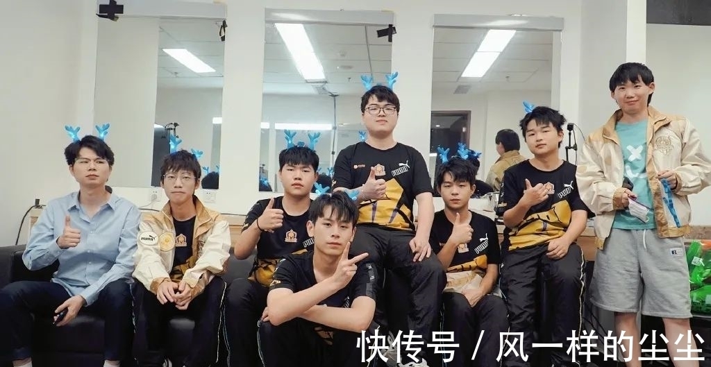 却反映了双 却反映了双