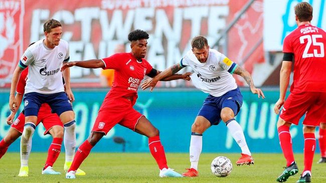 阵容几乎就 阵容几乎就