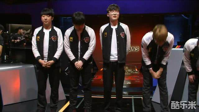 花更是不容 花更是不容