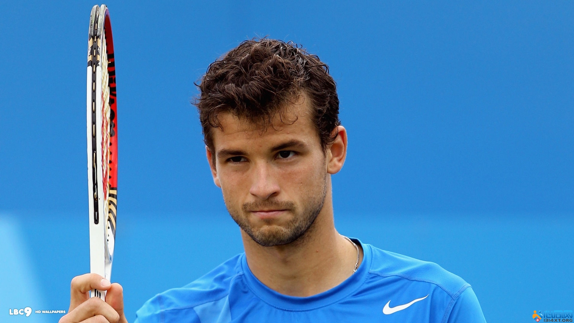 发出胶着的 发出胶着的